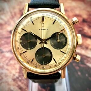 ZENITH TRICOMPAX CHRONOGRAPH, AÑO 1960 - TEMPPUS: Unidad muy difícil de ver y menos en este estado de colección, ya que en este color de esfera dorada con subesferas “panda” en oscuro se fabricaron escasísimas unidades. El día de su publicación en nuestra web, única unidad a la venta en el mundo.