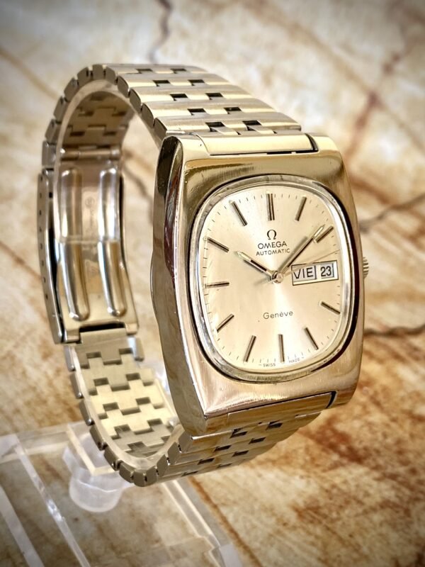 OMEGA GENEVE DAY/DATE AUTOMÁTICO, AÑO 1975 - TEMPPUS:
