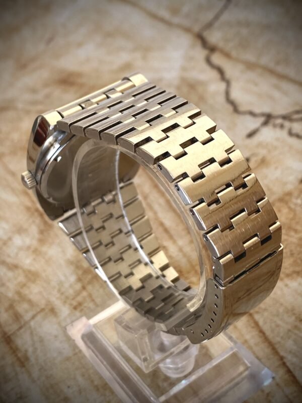 OMEGA GENEVE DAY/DATE AUTOMÁTICO, AÑO 1975 - TEMPPUS: