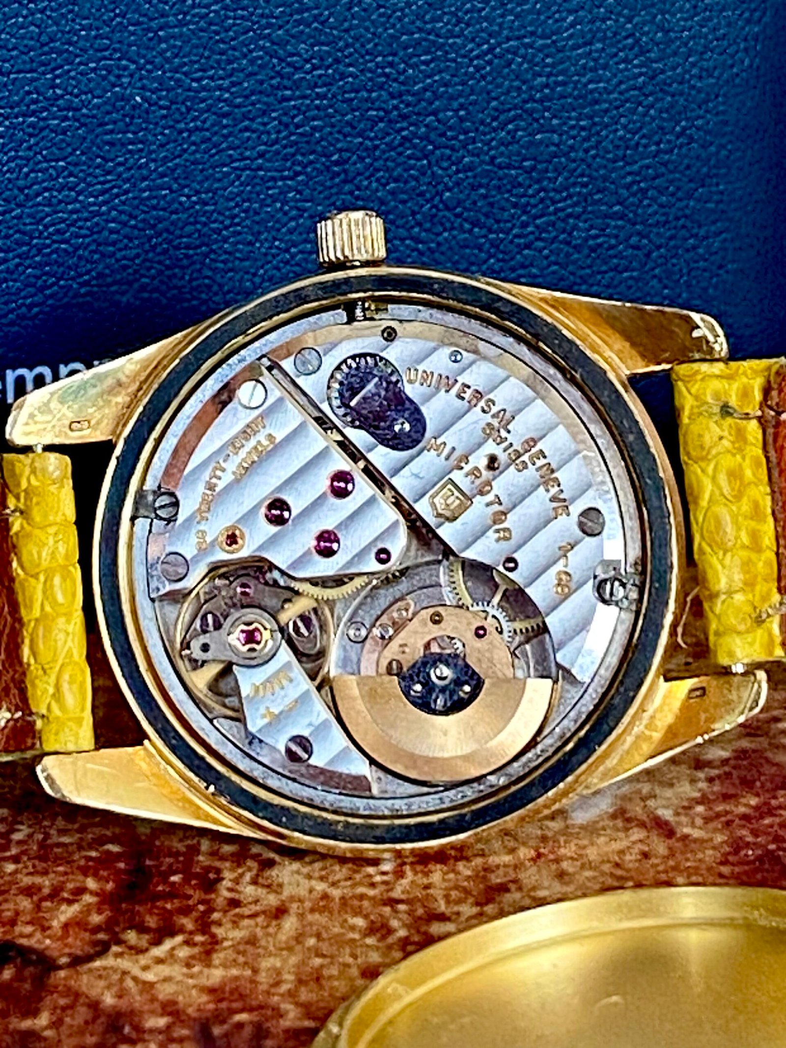 UNIVERSAL GENEVE POLEROUTER DATE ORO 18 QUILATES - Imagen 7