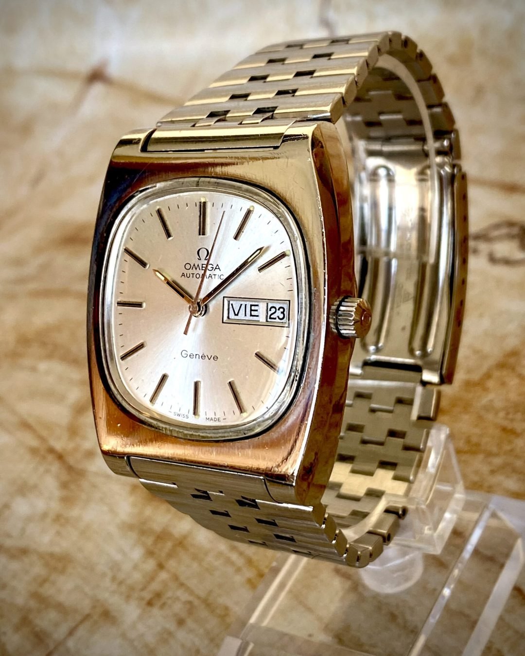 OMEGA GENEVE DAY/DATE AUTOMÁTICO, AÑO 1975 - TEMPPUS: